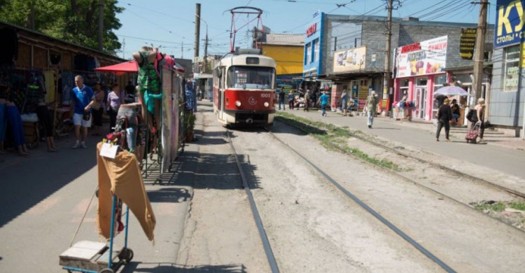В центр Мариуполя может вернуться нелегальный блошиный рынок (ФОТО)