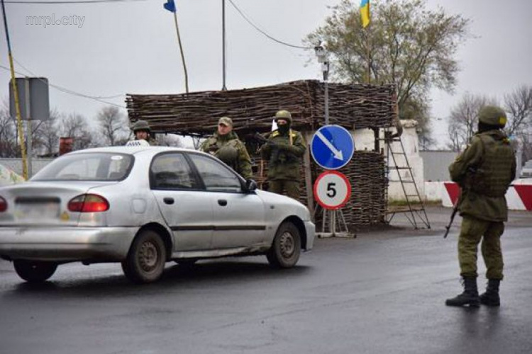 За неделю КПВВ Донбасса пересекли боле 38 тыс. человек (ФОТО)