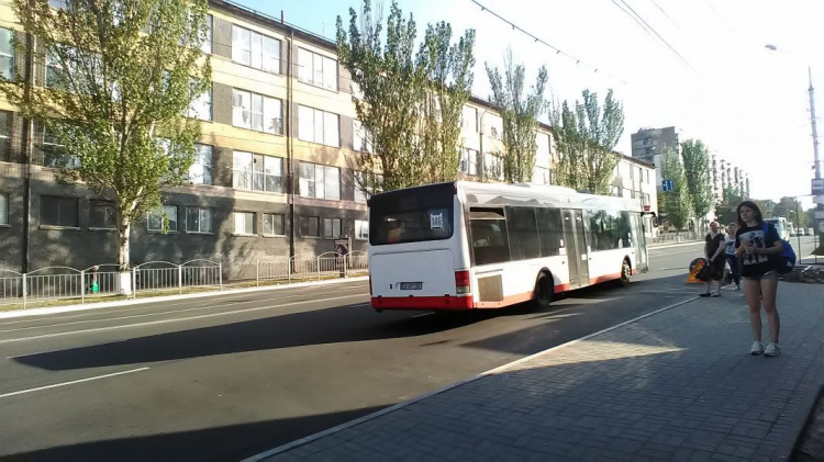 В Мариуполе частный перевозчик закупил автобусы из Германии и пустил их на городской маршрут (ФОТО)