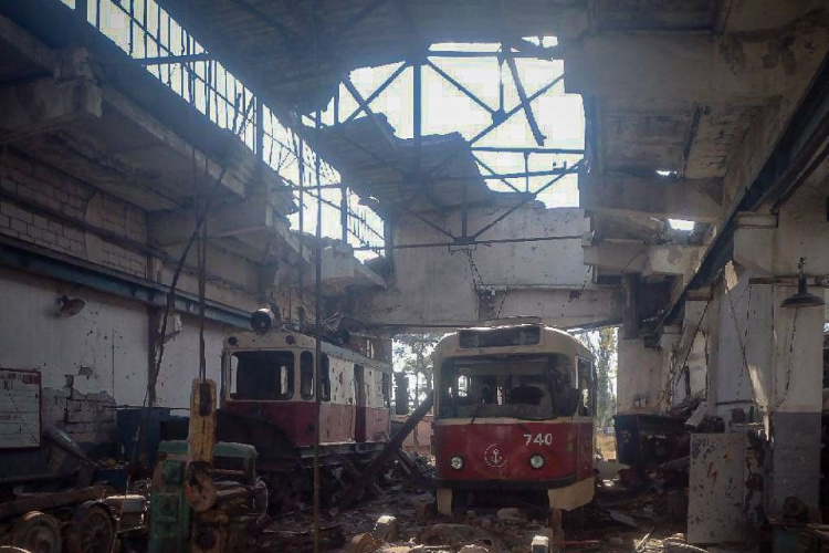 У Маріуполь вдруге прибули гелікоптери, а росіяни знищили трамвайне депо: яким був 30-й день оборони міста