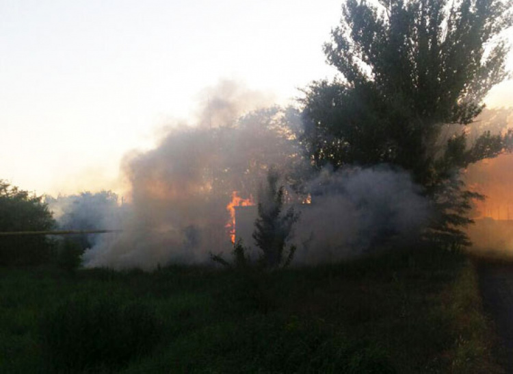 Мариупольский поселок Сартана попал под обстрел: есть разрушения (ДОПОЛНЕНО)