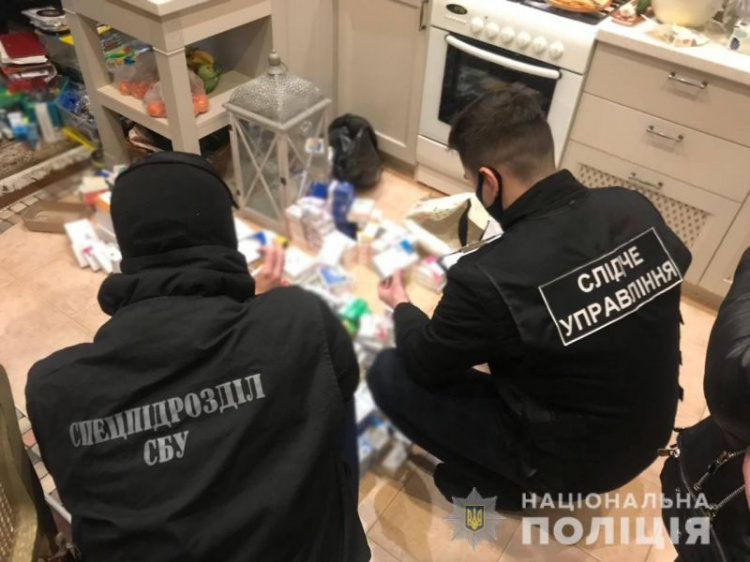 Контрабанда из России: мариуполец и одессит ввозили в Украину фальсифицированные медпрепараты