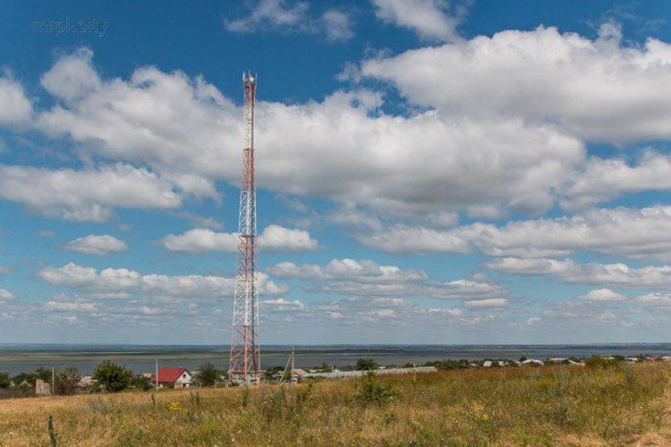 Журналисты проверили уровень излучения станций «Киевстар» в Мариуполе (ФОТО)