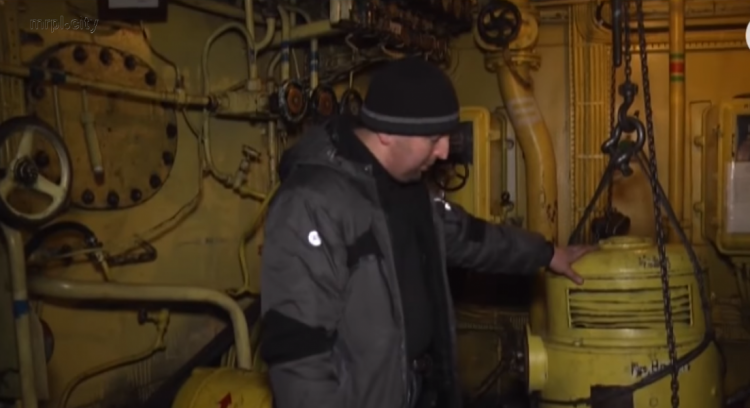 В Мариуполе готовят к швартовым испытаниям единственный в Украине ледокол (ФОТО)