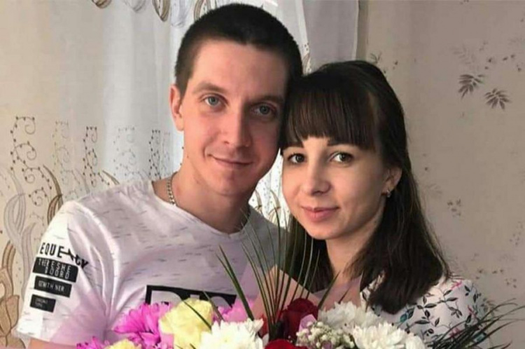 Роман Дзюбенко с женой, фото из соцсетей