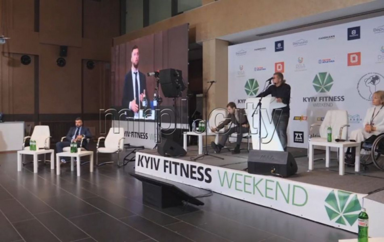«Мариуполь подает пример, как нужно развивать спорт», – Александр Лашин выступил на форуме в Киеве