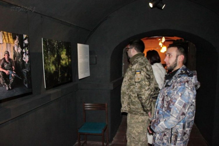 Во Львове открылась выставка французского фотографа о войне на Донбассе (ФОТО)