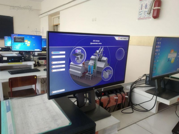 Новые технологии: в вузе Мариуполя студентов обучают на виртуальных тренажерах (ФОТО)