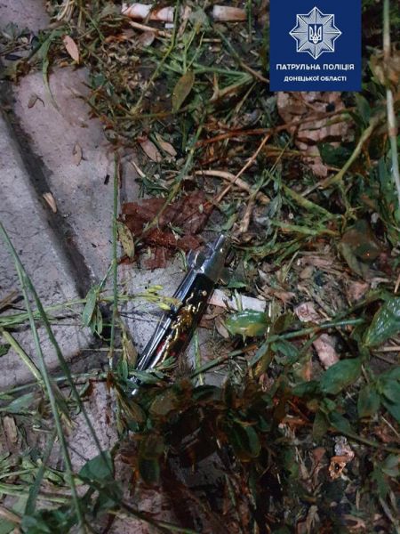 В Мариуполе конфликт на детской площадке обернулся нападением с ножом