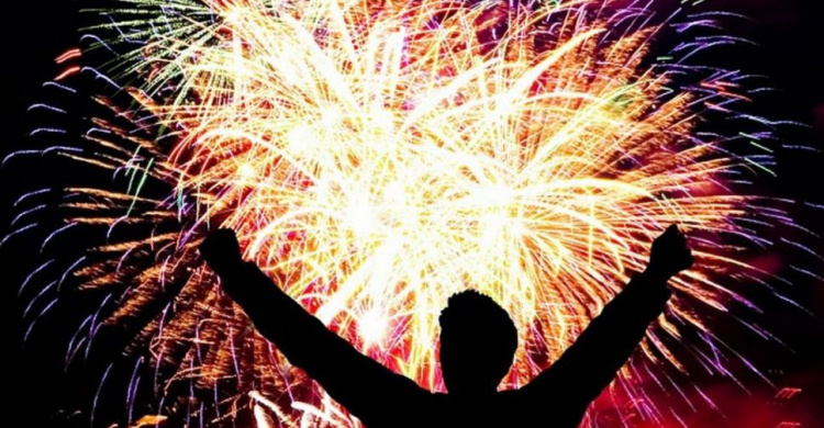 Новый год без «огонька»: в Мариуполе действует запрет на фейерверки
