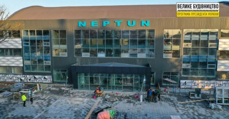 По «Нептуну» и школе №27 в Мариуполе будет финансовая корректировка