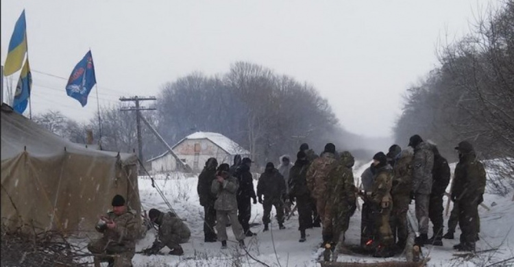 Сотрудники Донецкой железной дороги берут отпуск за свой счет из-за убытков, нанесенных блокадой