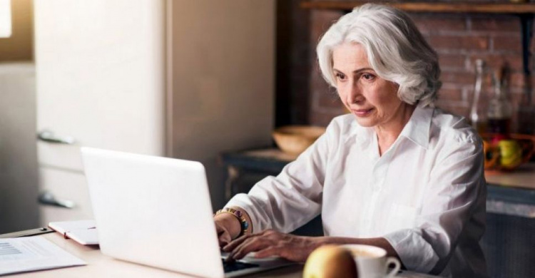 Мариупольцы могут в режиме онлайн проверить рабочий стаж и пенсию