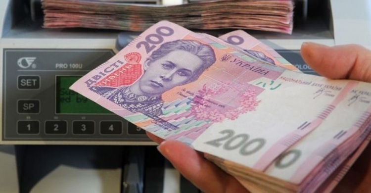 Средняя зарплата в Донецкой области перешагнула отметку в 6500 гривен