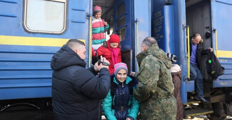 Столичная полиция провела для мариупольской детворы экскурсию по Киеву (ФОТО+ВИДЕО)