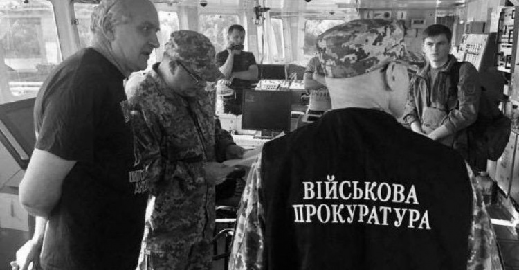 Суд арестовал танкер РФ, перекрывший путь военным кораблям, шедшим в Мариуполь (ФОТО)
