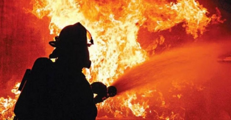 На Донетчине горело здание горсовета: эвакуированы до 30 человек