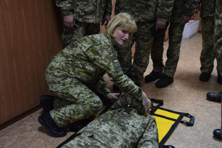 Разборка автомата и тактическая медицина: как готовят новобранцев в Донецком погранотряде (ФОТО)