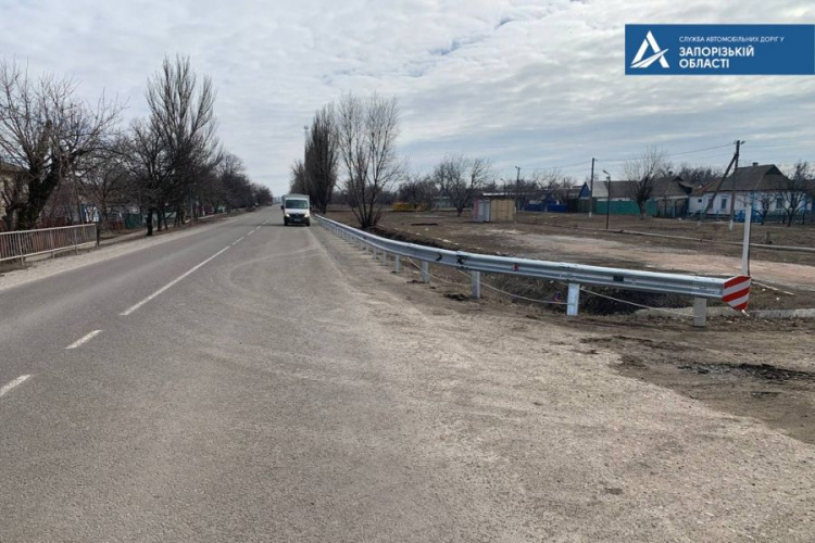 Вдоль трассы Борисполь-Мариуполь устанавливают барьерное ограждение