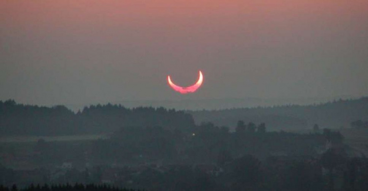 Украинцы смогут увидеть кольцевое солнечное затмение