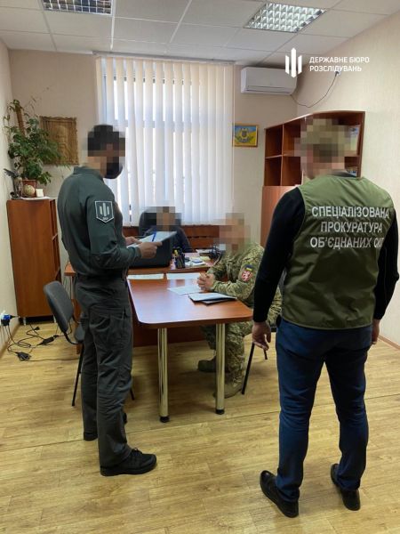 Офицер Военной службы правопорядка оставил задержанного умирать в камере на Донбассе