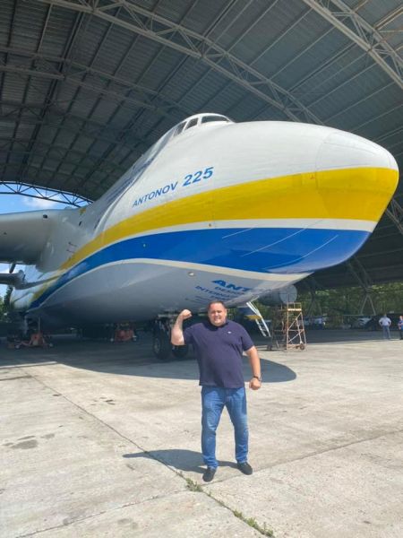 Мариуполец Александр Лашин поучаствует в установлении рекорда, протянув один из самых больших самолетов мира