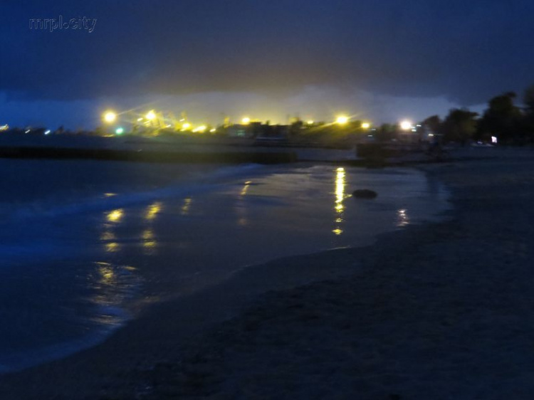 Море в Мариуполе отдохнуло от отдыхающих и изменило берега (ФОТОФАКТ)