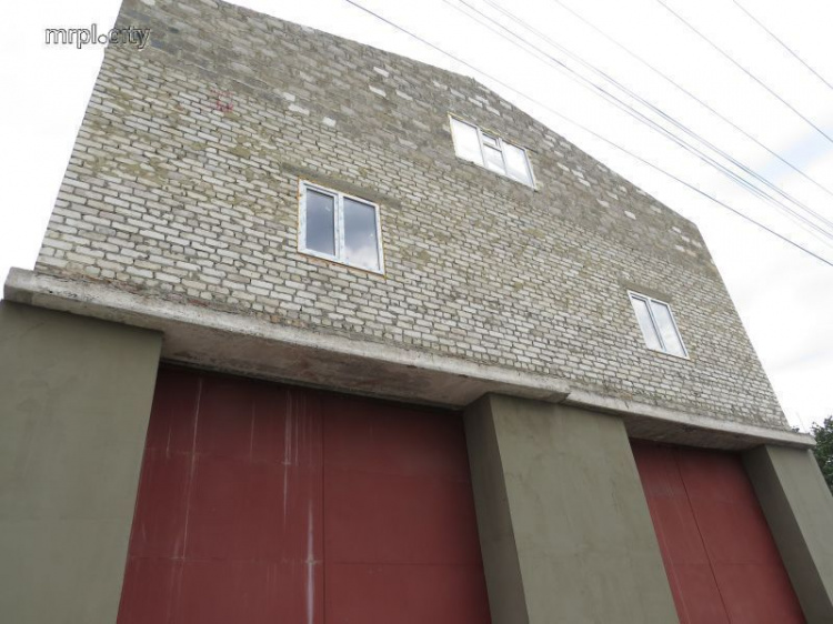 Владелице гигантского бункера в Мариуполе рекомендовано снести незаконное строение (ФОТО)