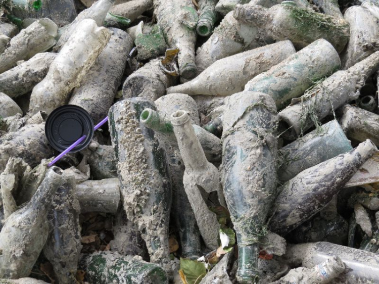 Потенциально опасные предметы были удалены с морского дна в акватории Мариуполя (ФОТО)