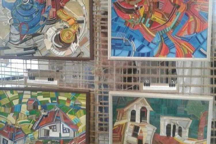 Искусство из стекла и проводов: в Мариуполе открылась нестандартная выставка (ФОТО)