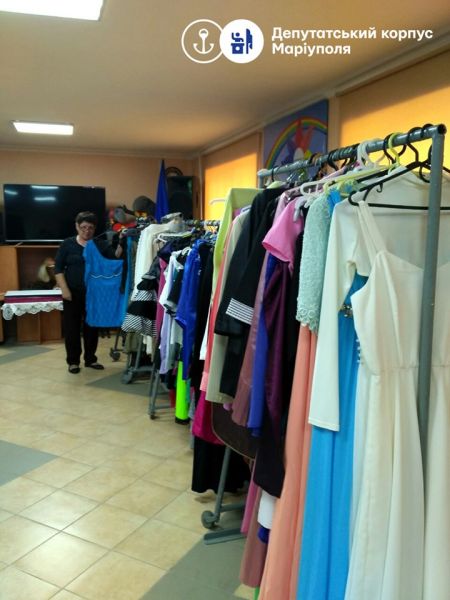 В Мариуполе для малообеспеченных выпускников соберут костюмы и платья (ФОТО)