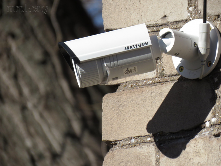 В школе Мариуполя установили 8 камер наблюдения (ФОТО)