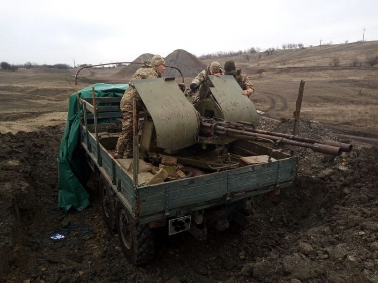 Боевая стрельба: зенитчики уничтожали бронетехнику и беспилотники в Донбассе (ФОТО)