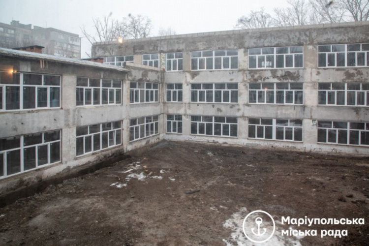 Когда завершат ремонт школы №27 в Мариуполе