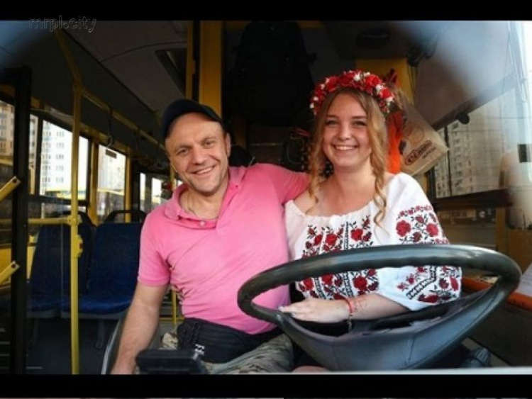 Девушка из Донбасса стала самым креативным кондуктором столицы (ФОТО)