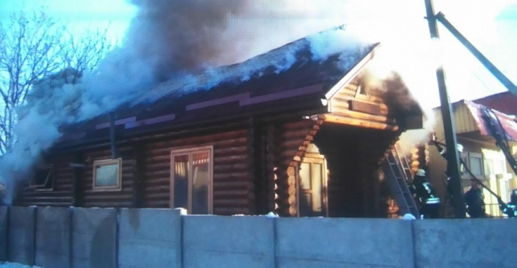 В Донецкой области пожар уничтожил деревянную баню (ФОТО)