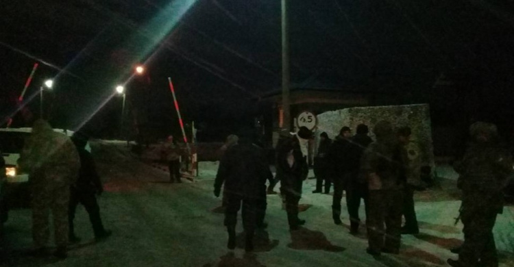 В Донецкой области заблокировали главный железнодорожный участок 