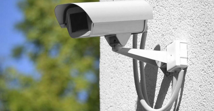 В мариупольской школе камеры видеонаблюдения будут передавать информацию полиции