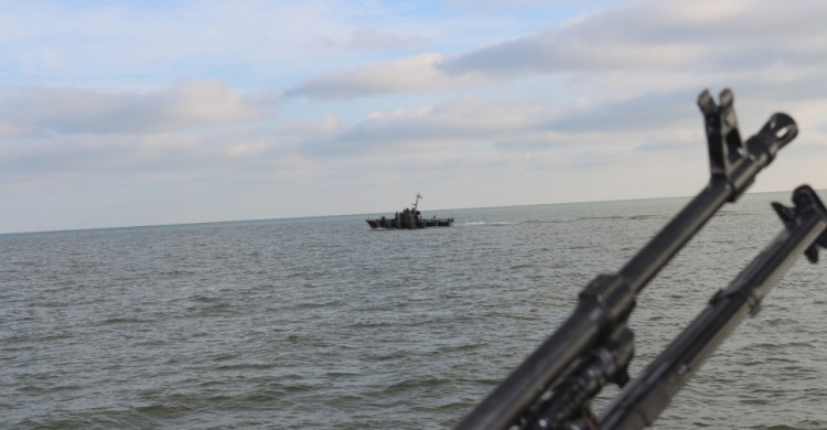 В море у Мариуполя раздавались выстрелы (ФОТО)