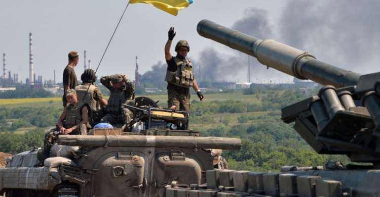 В секторе «Мариуполь» военных обстреливают из минометов и стрелкового оружия