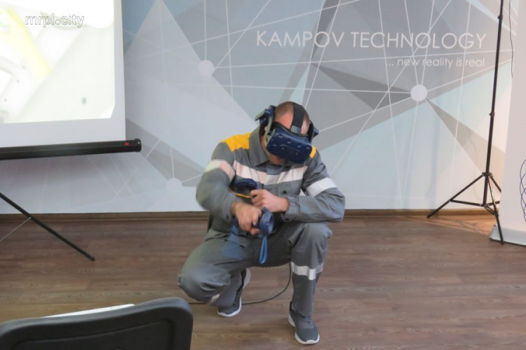 Осторожно, под напряжением: мариупольские студенты-энергетики смогут тренироваться в VR-очках (ФОТО+ВИДЕО)
