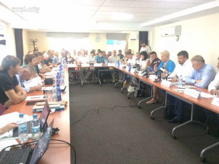 В Мариуполе проходит круглый стол по вопросам экологии (ФОТО)