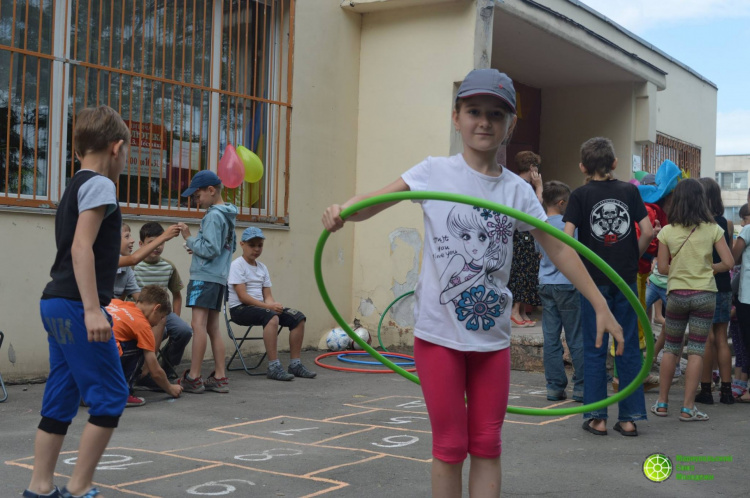 На базе библиотеки в Мариуполе запустили спортивно-развивающий проект (ФОТО)