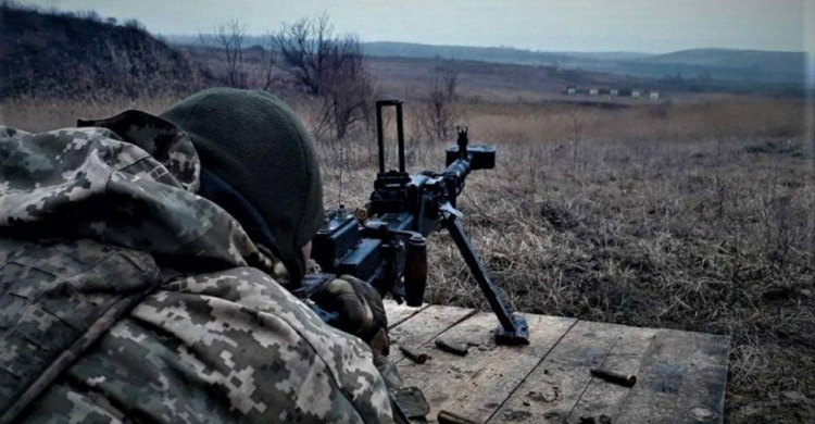 Под Мариуполем семь поселков в зоне огня: погиб украинский военный