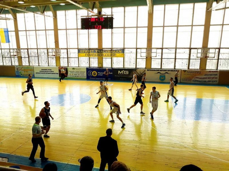 Мариупольские баскетболисты выиграли матч чемпионата страны с разгромным счетом (ФОТО)
