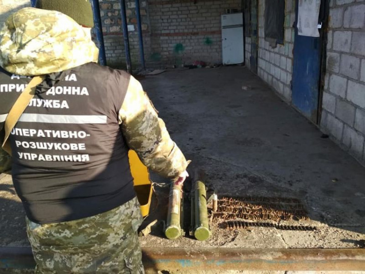 Схрон с РПГ и боеприпасами обнаружили на Донетчине (ФОТО+ВИДЕО)
