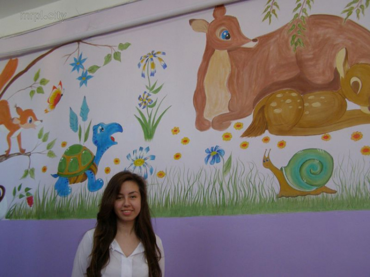 В Мариуполе ученики превращают школу в художественную галерею (ФОТО+ВИДЕО)