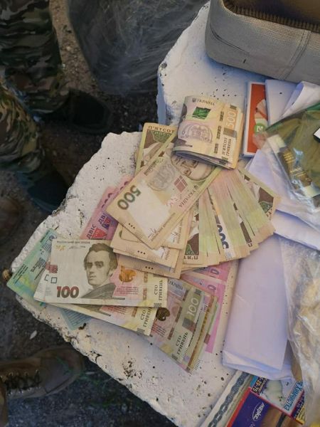 Через КПВВ Донбасса за взятку пытались вывезти большие суммы денег