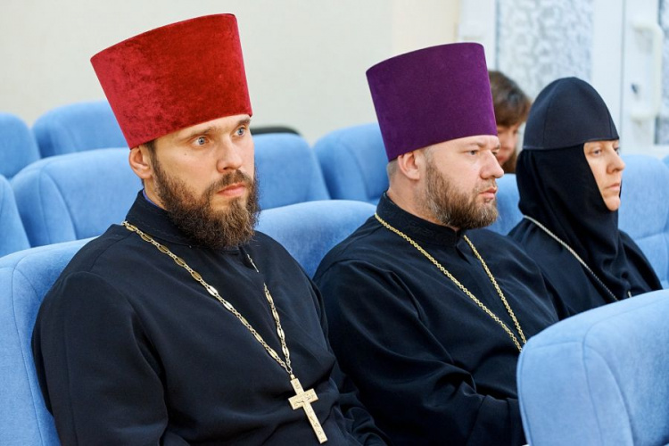 Без политики и мирно: Томос не повлияет на религиозную жизнь Донбасса (ФОТО)