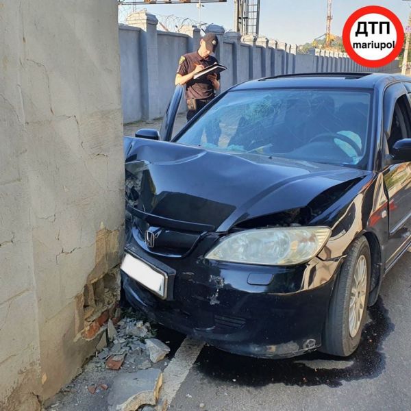 «Трезвый водитель» устроил аварию в Мариуполе: пострадали четыре человека